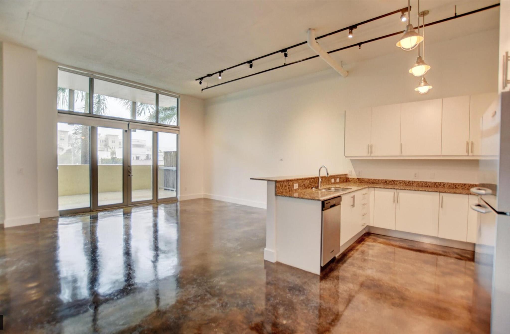 180 NE 4th Avenue 207