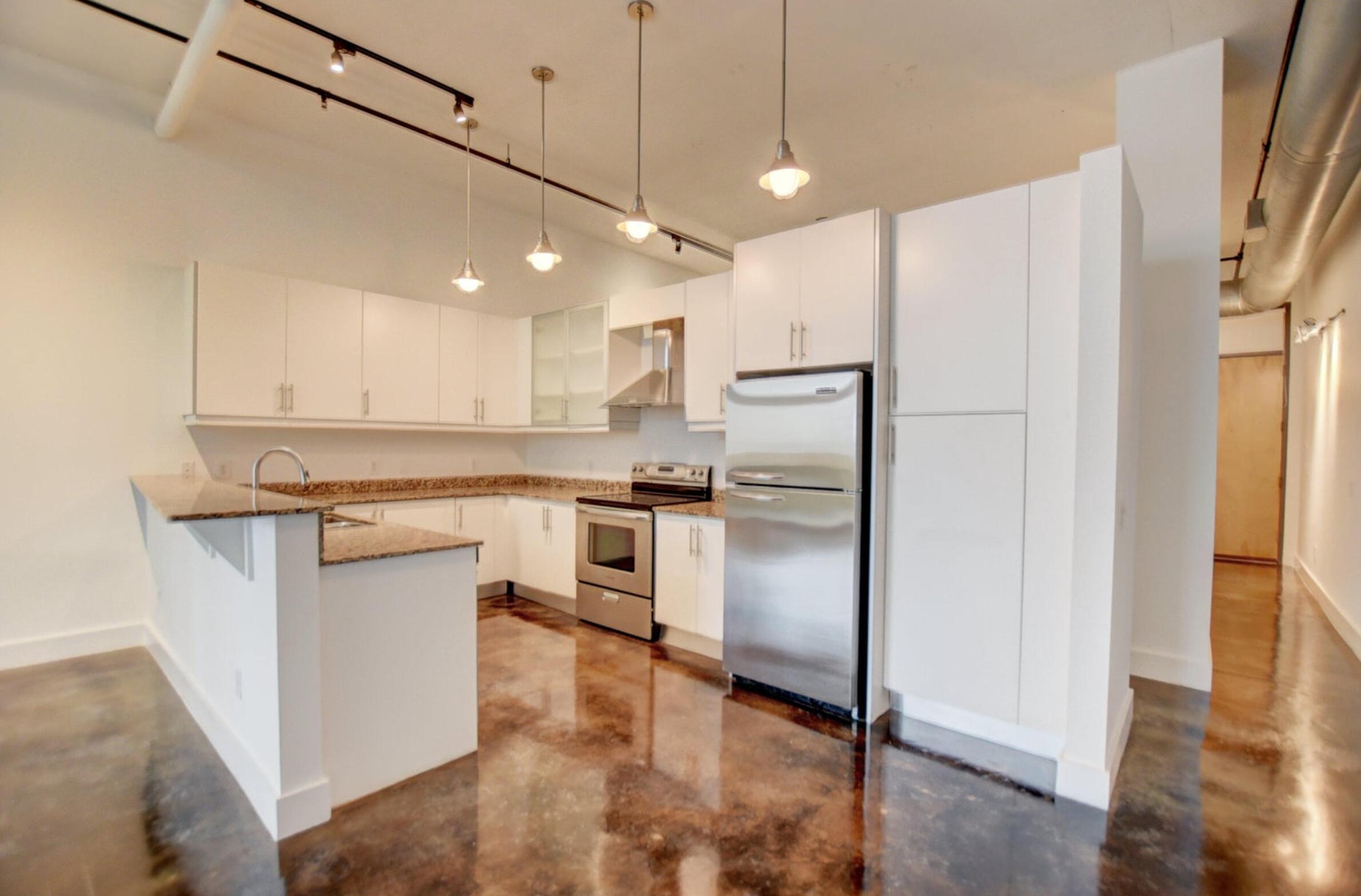 180 NE 4th Avenue 207