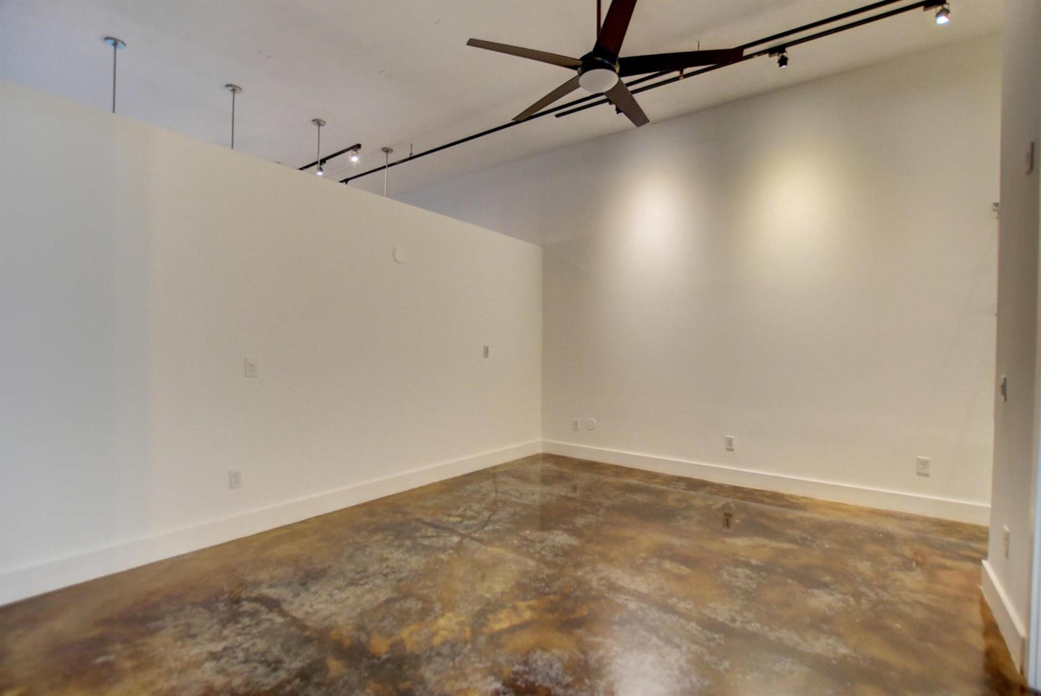 180 NE 4th Avenue 207