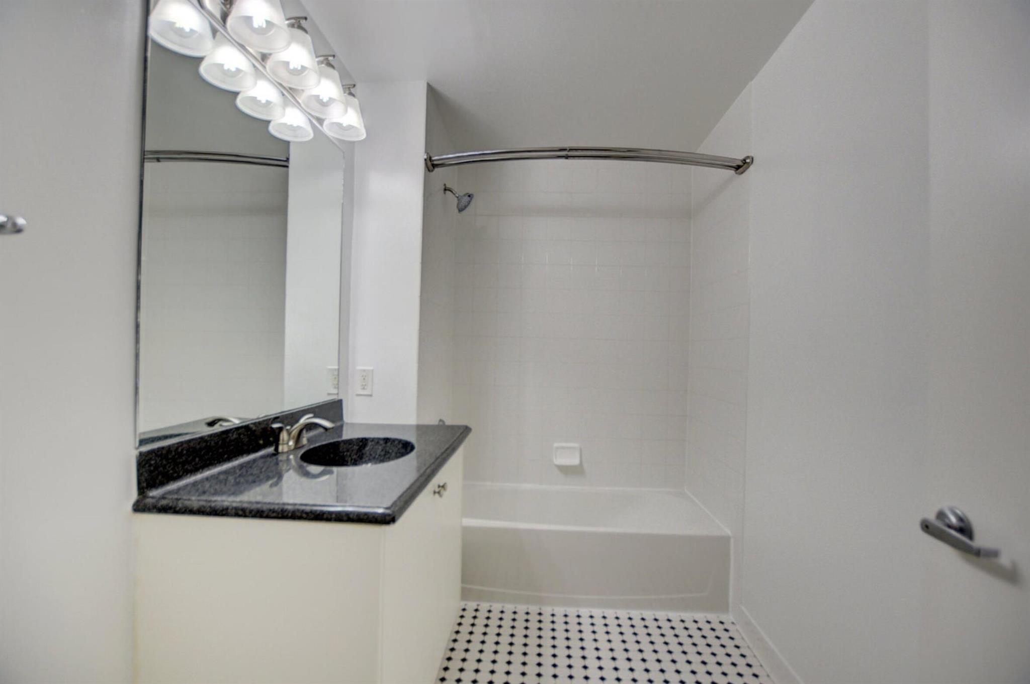 180 NE 4th Avenue 207