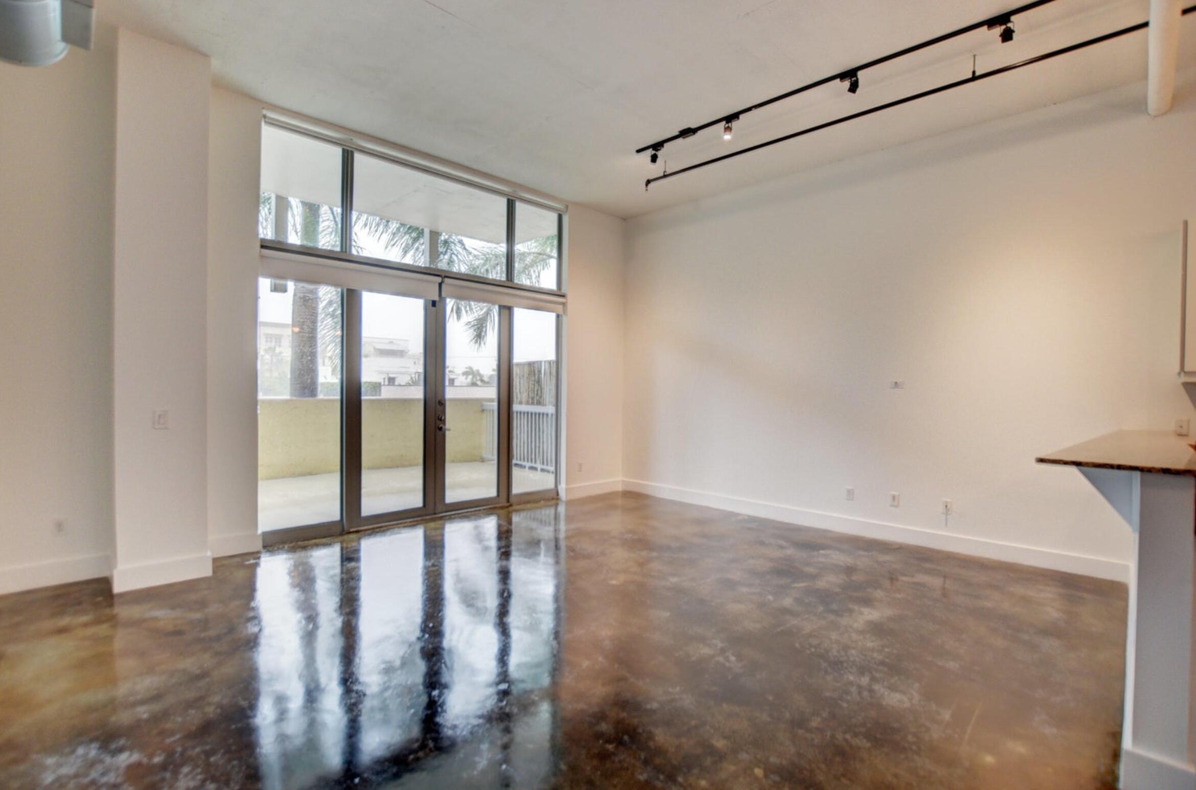 180 NE 4th Avenue 207