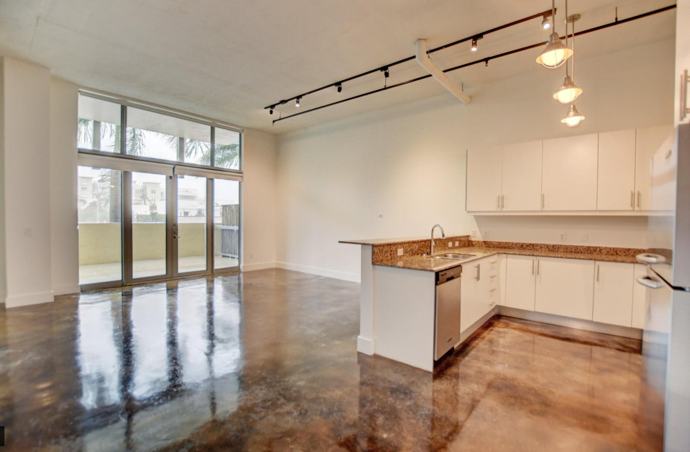 180 NE 4th Avenue 207