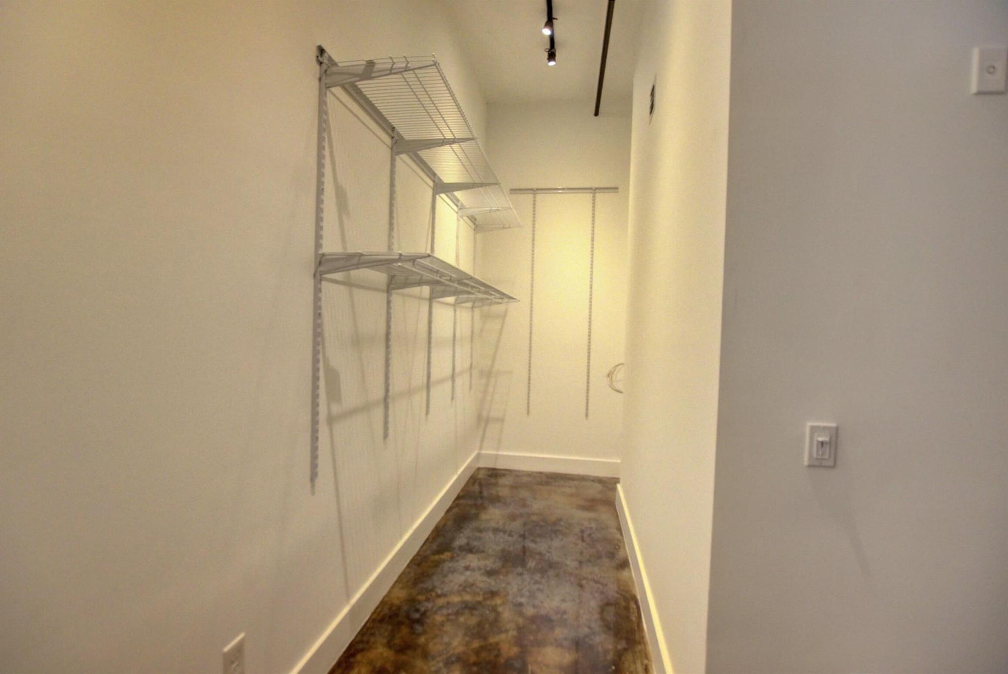 180 NE 4th Avenue 207