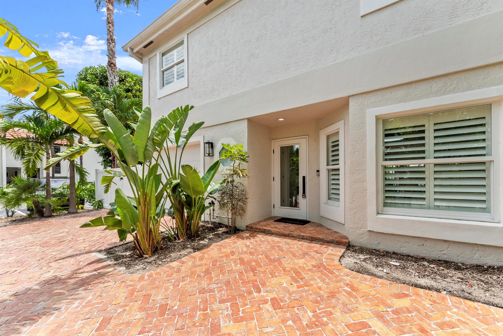 802 Andrews Avenue