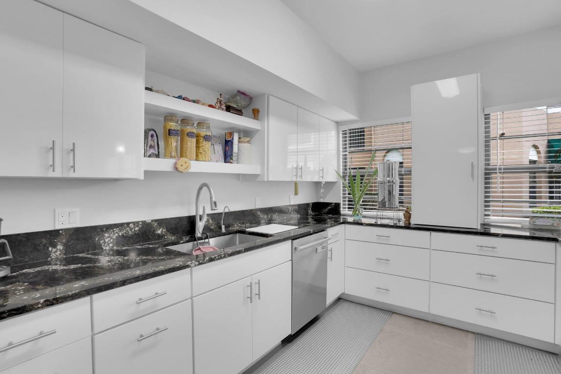 6630 Villa Sonrisa Drive 710, Boca Raton Unit: 710