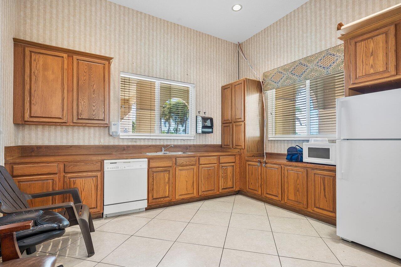 1214 SW 46 Way, Deerfield Beach