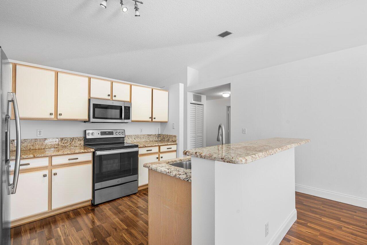 1214 SW 46 Way, Deerfield Beach