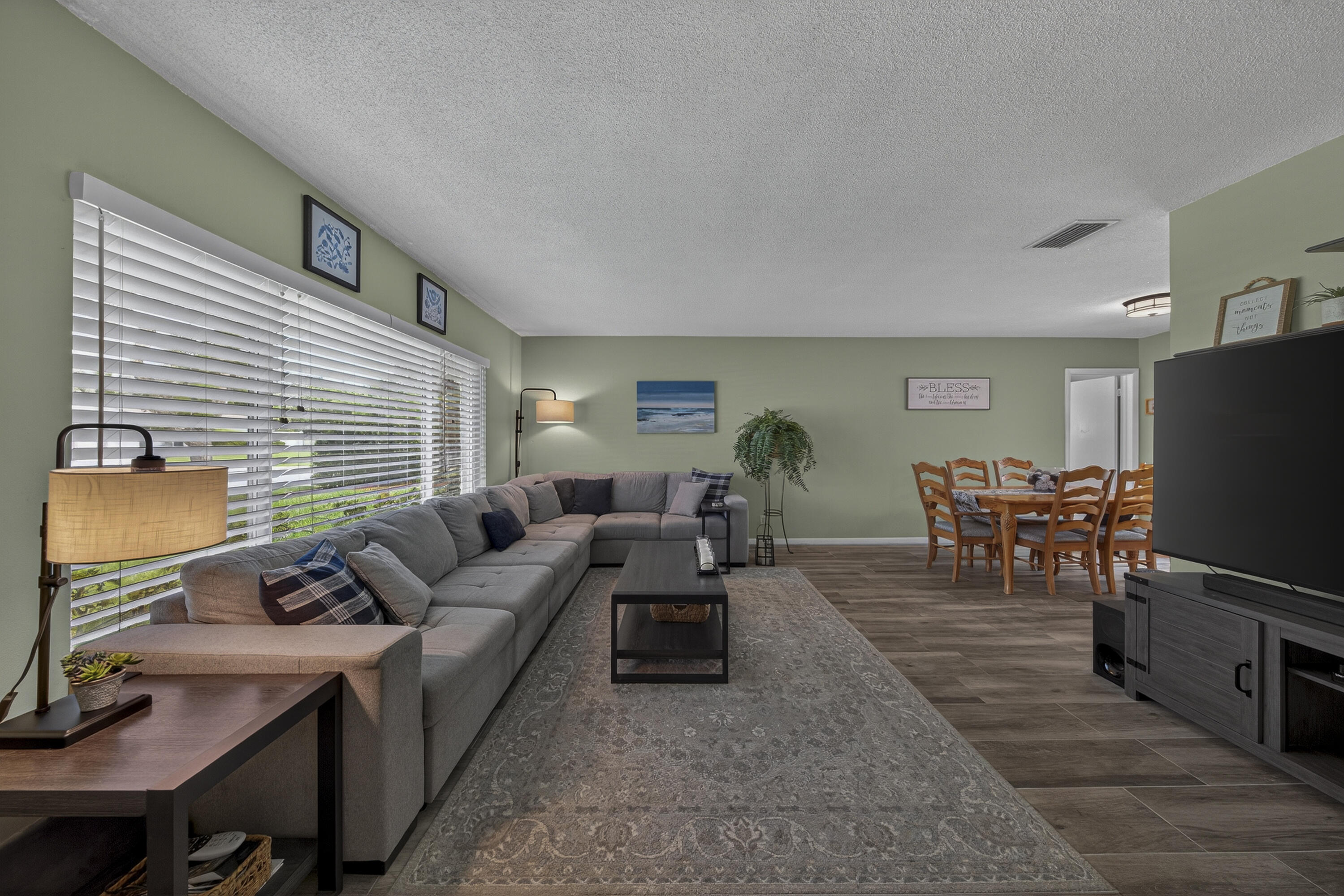 555 NW 15th Avenue