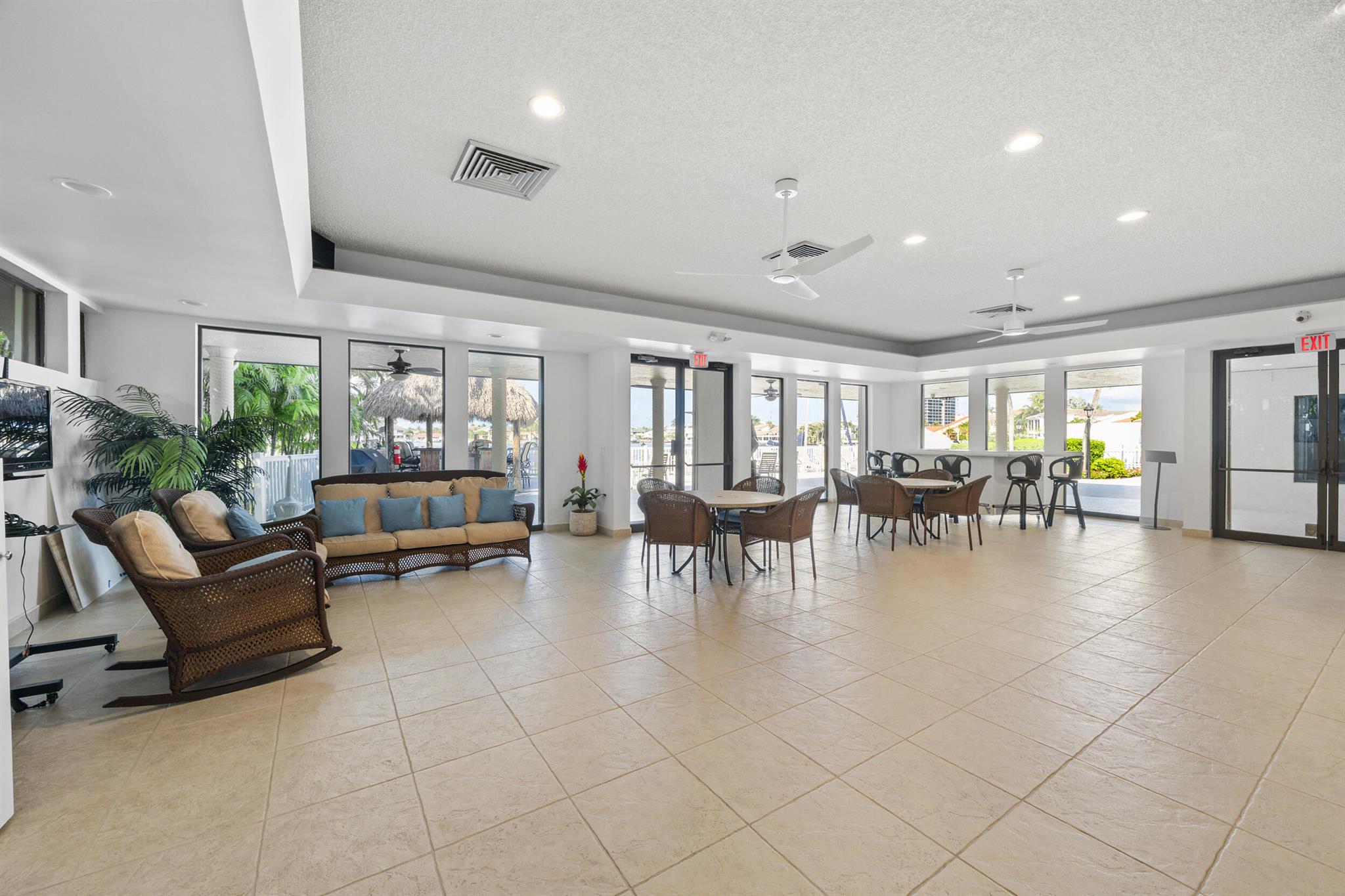 210 Captains Walk 710