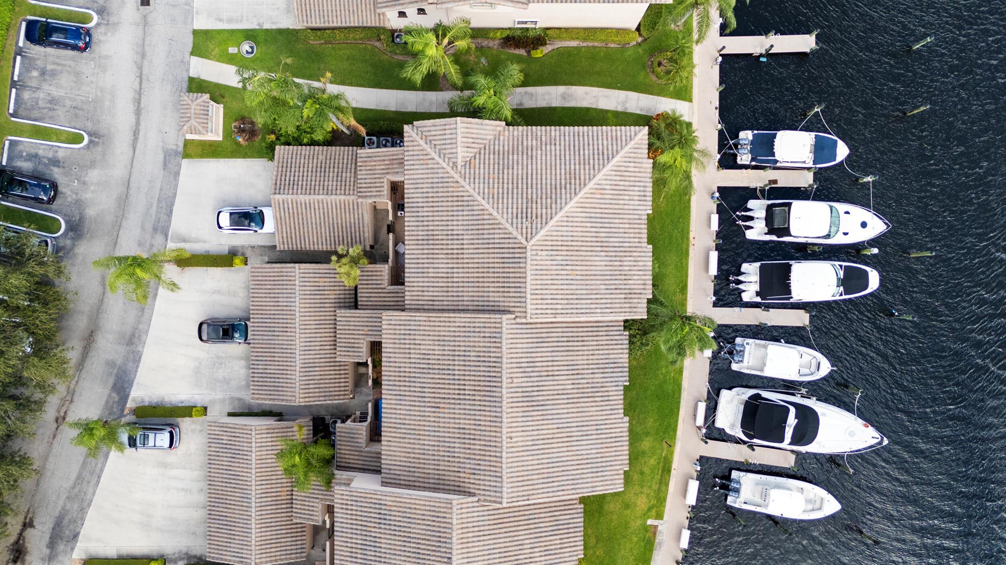 210 Captains Walk 710