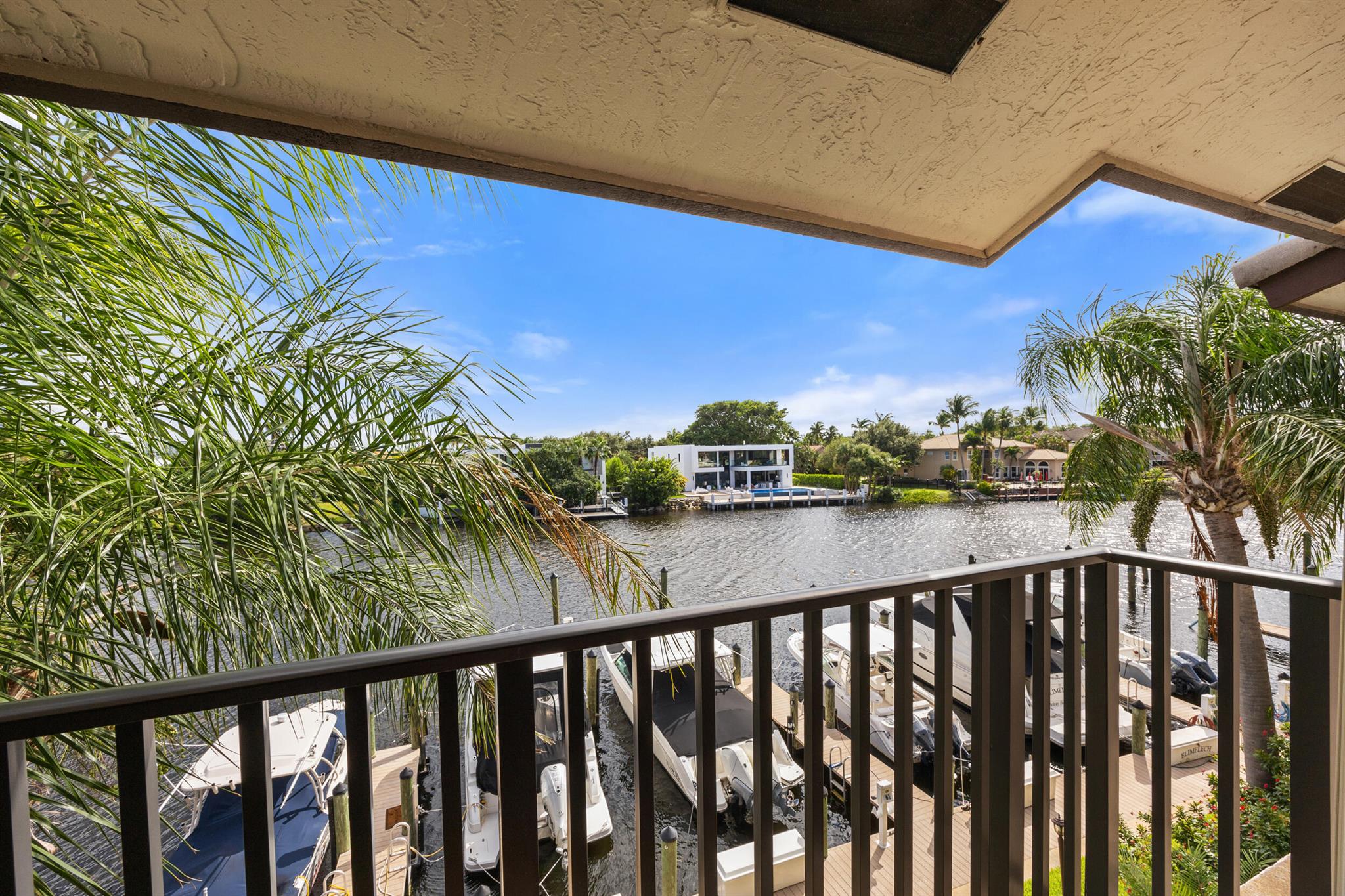 210 Captains Walk 710