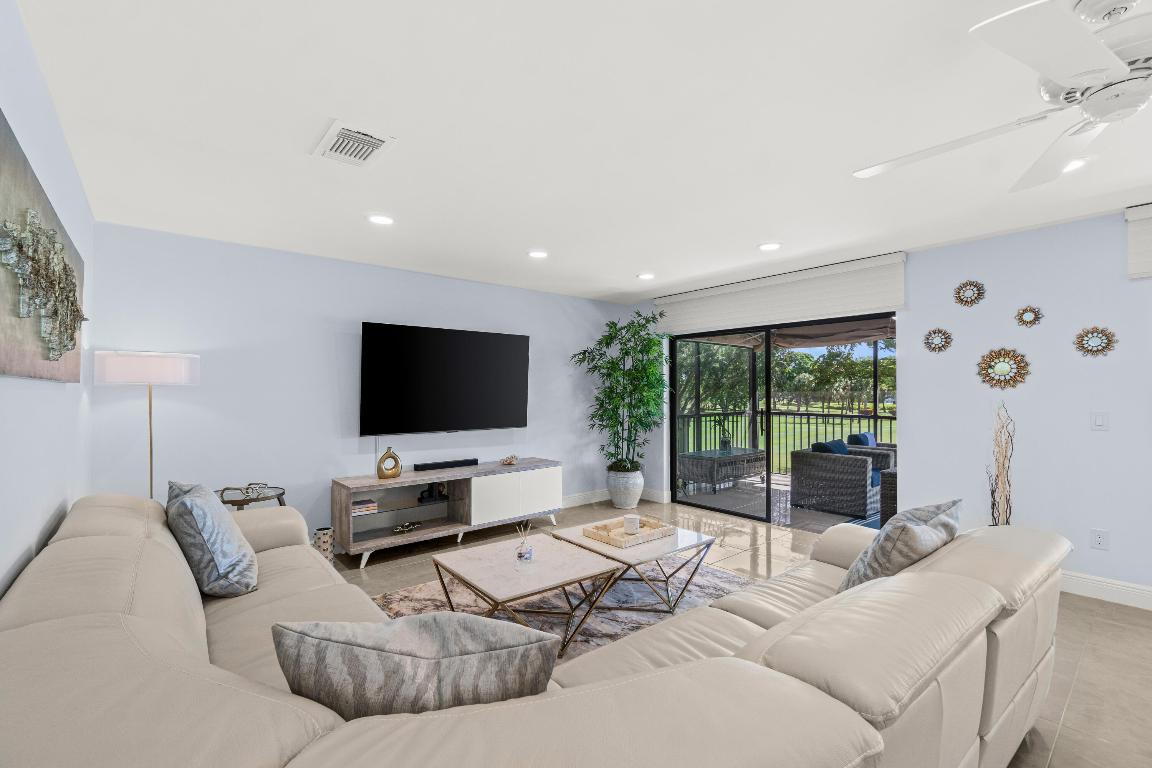 5 Westgate Lane B, Boynton Beach Unit: B