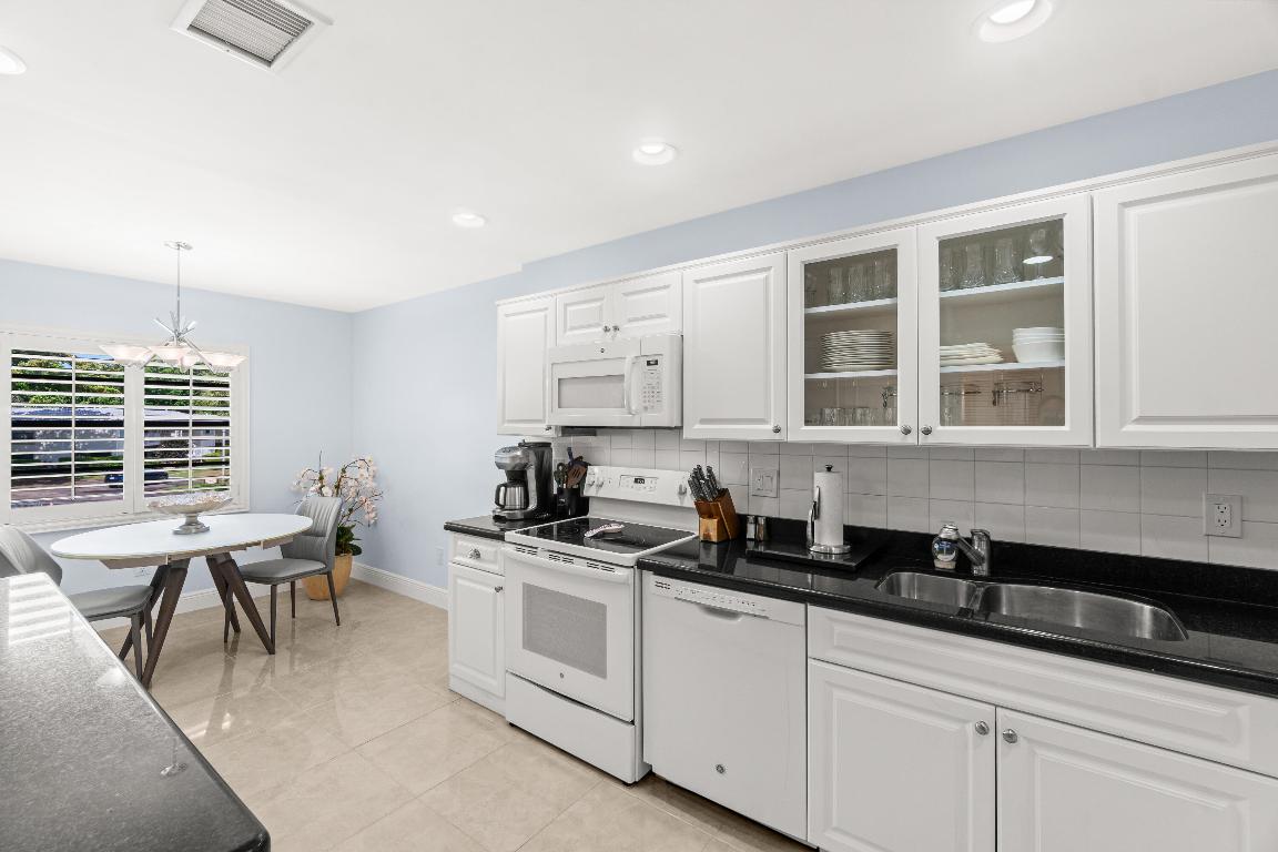 5 Westgate Lane B, Boynton Beach Unit: B