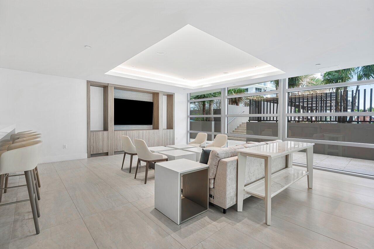 3100 N Ocean Drive P-1004