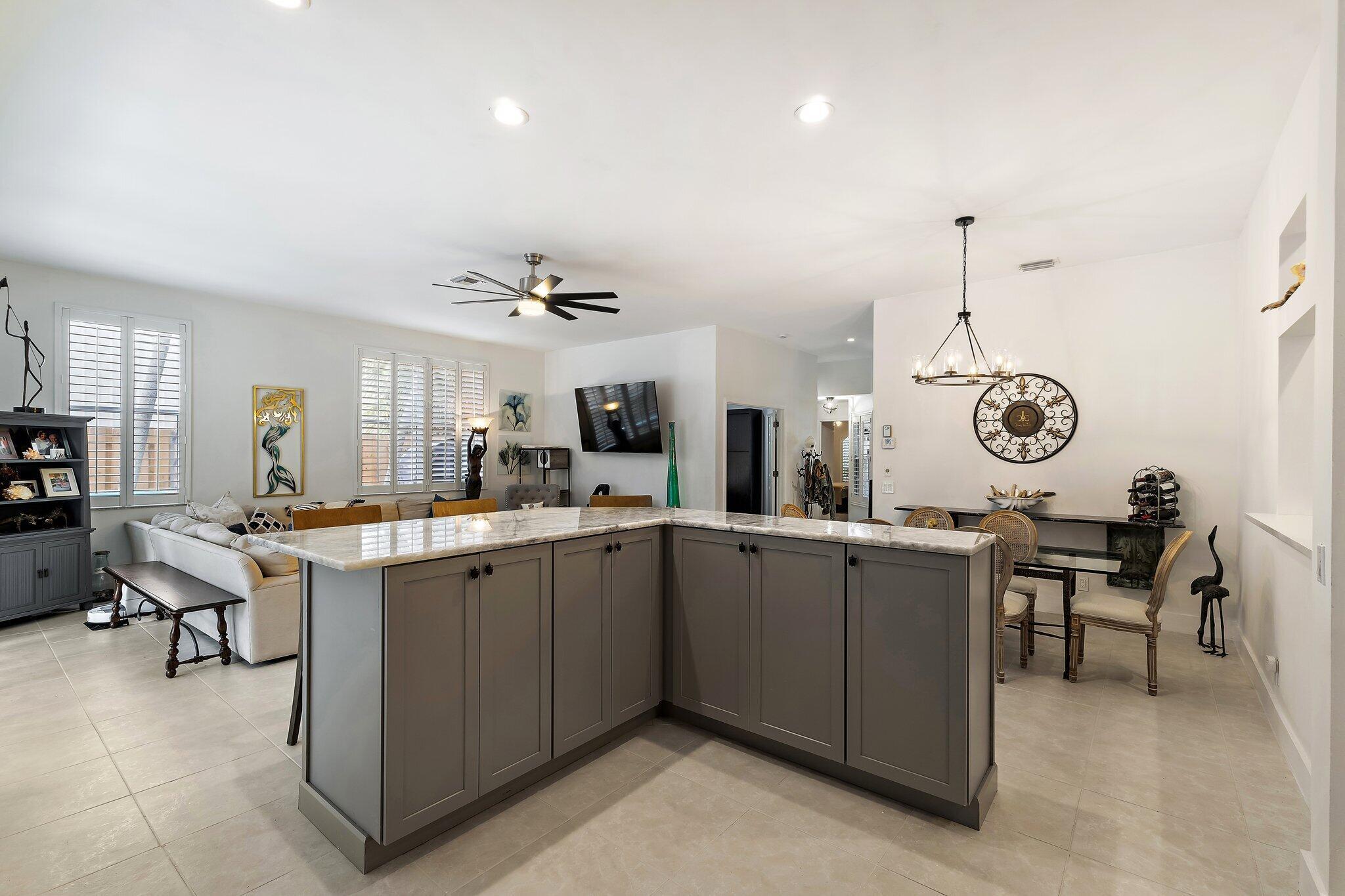 29 S Lakeshore Drive