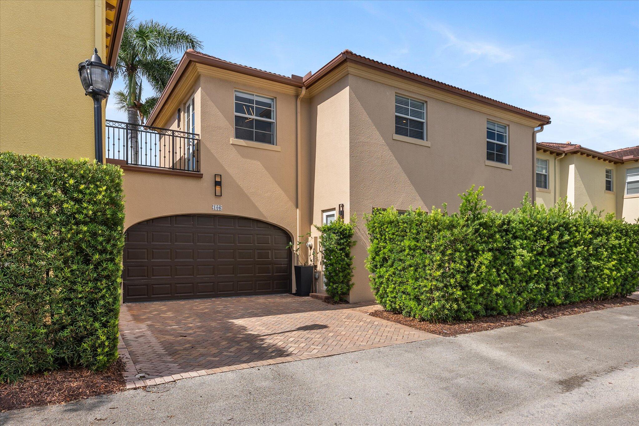 106 Via Floresta Drive