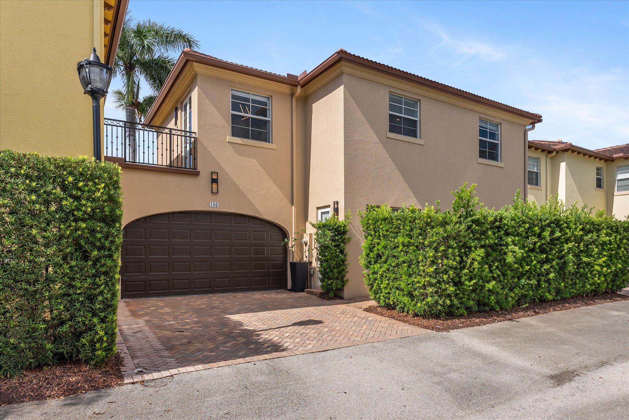 106 Via Floresta Drive