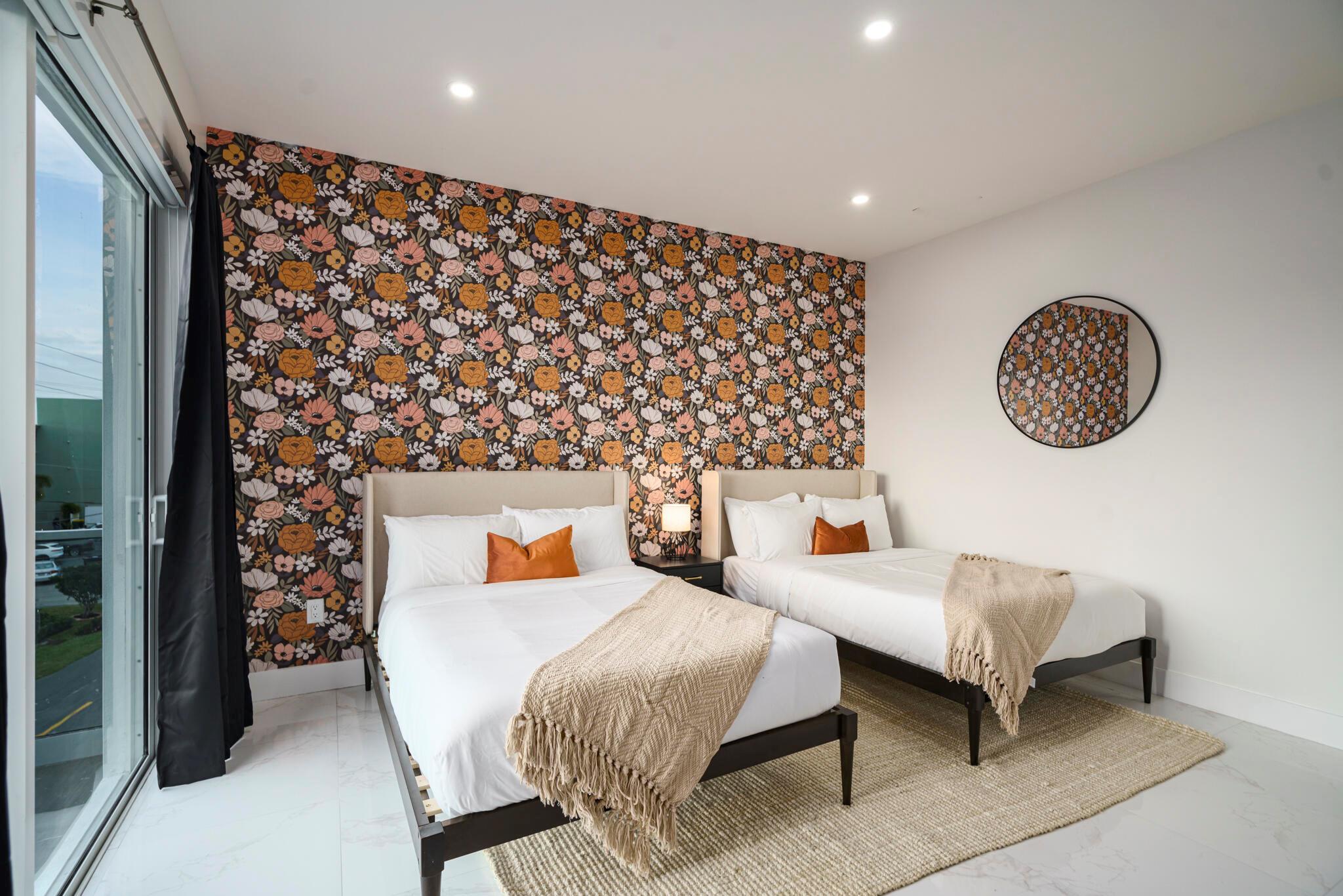 1000 N Riverside Drive