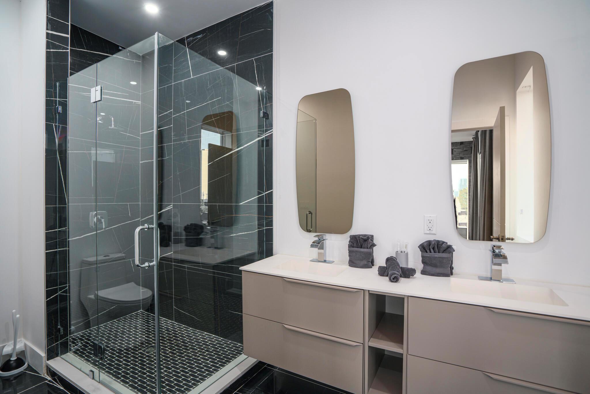 1000 N Riverside Drive