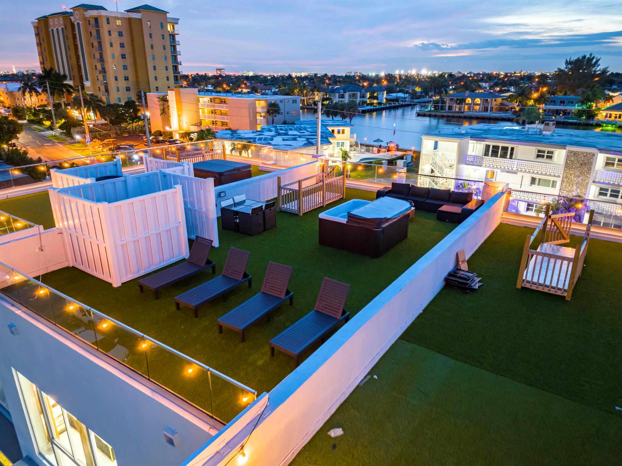 1000 N Riverside Drive