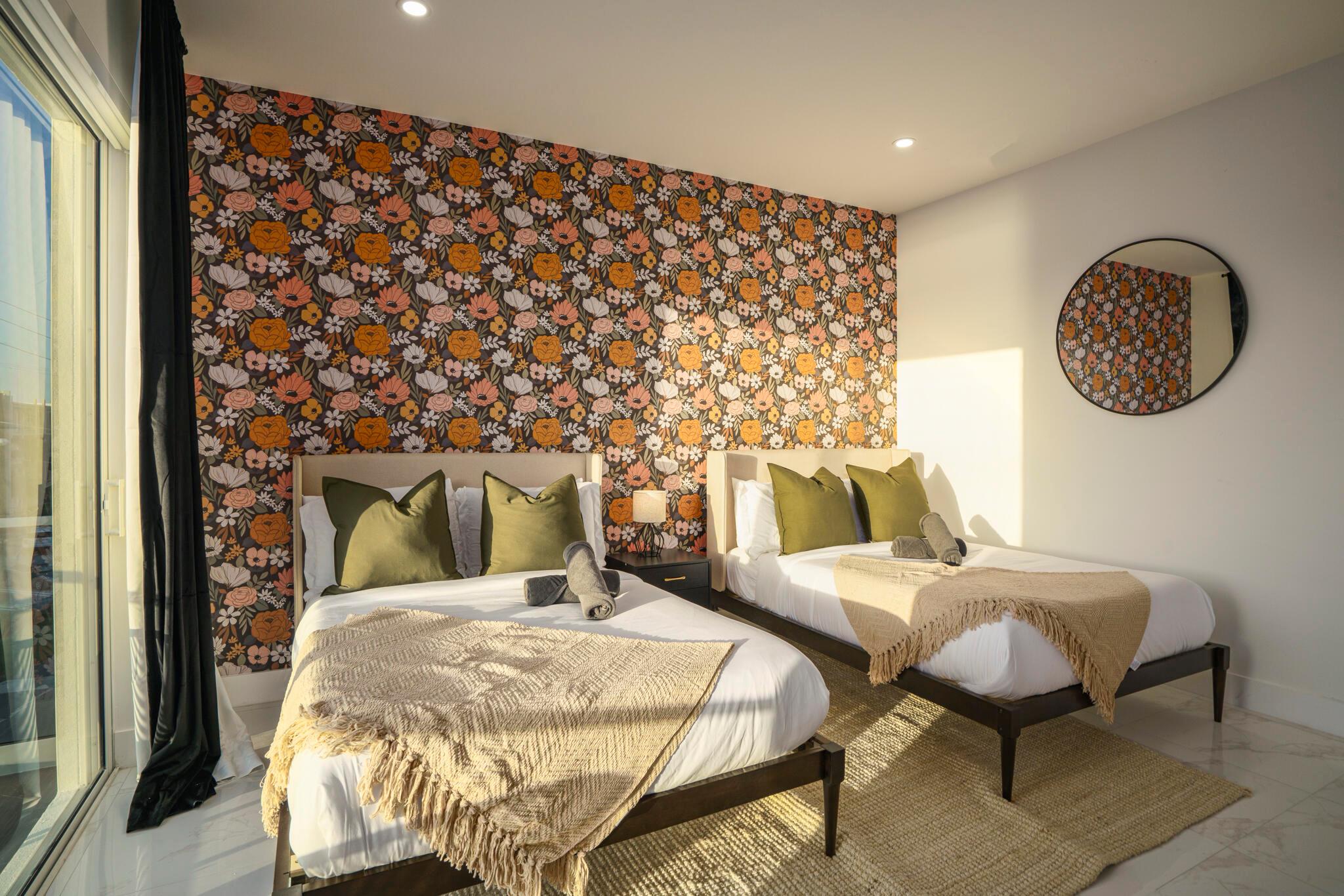 1000 N Riverside Drive