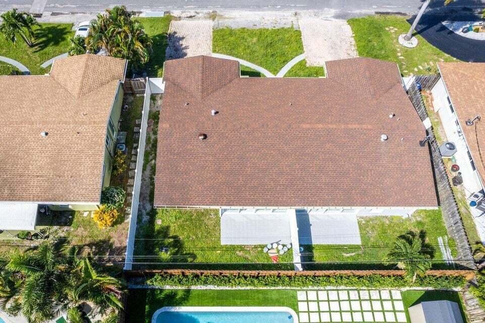 708 NE 23rd Avenue