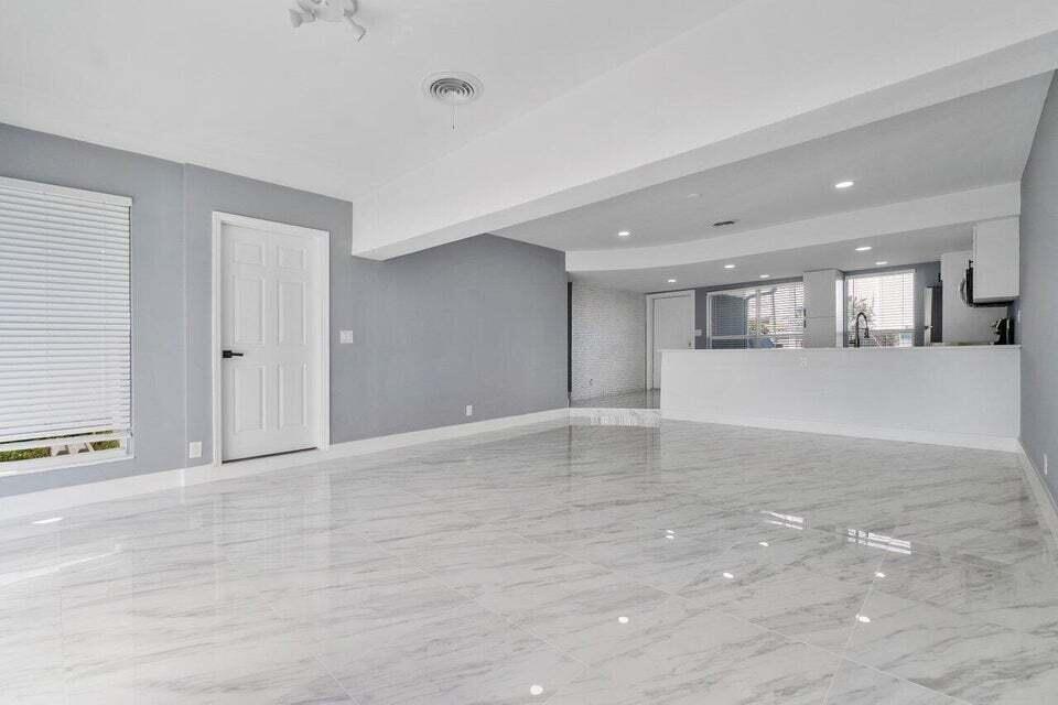708 NE 23rd Avenue