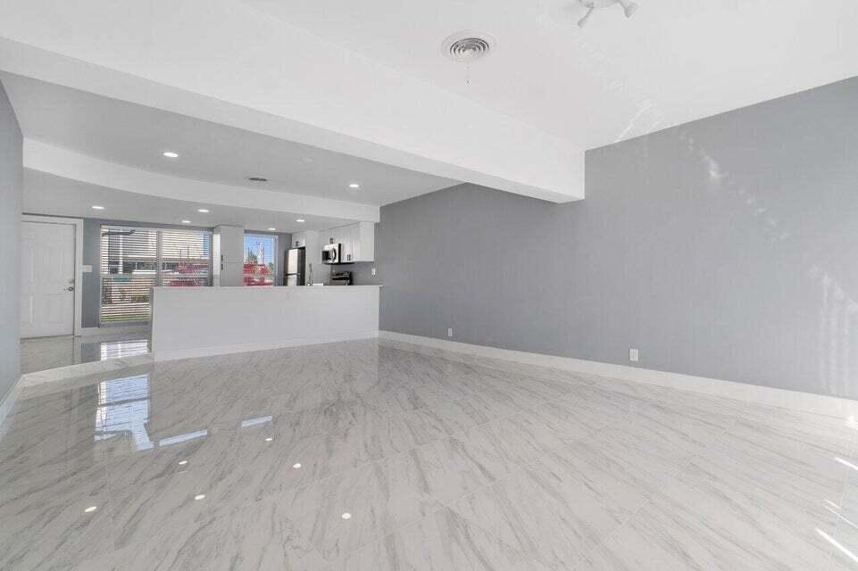 708 NE 23rd Avenue