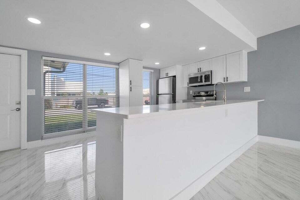708 NE 23rd Avenue