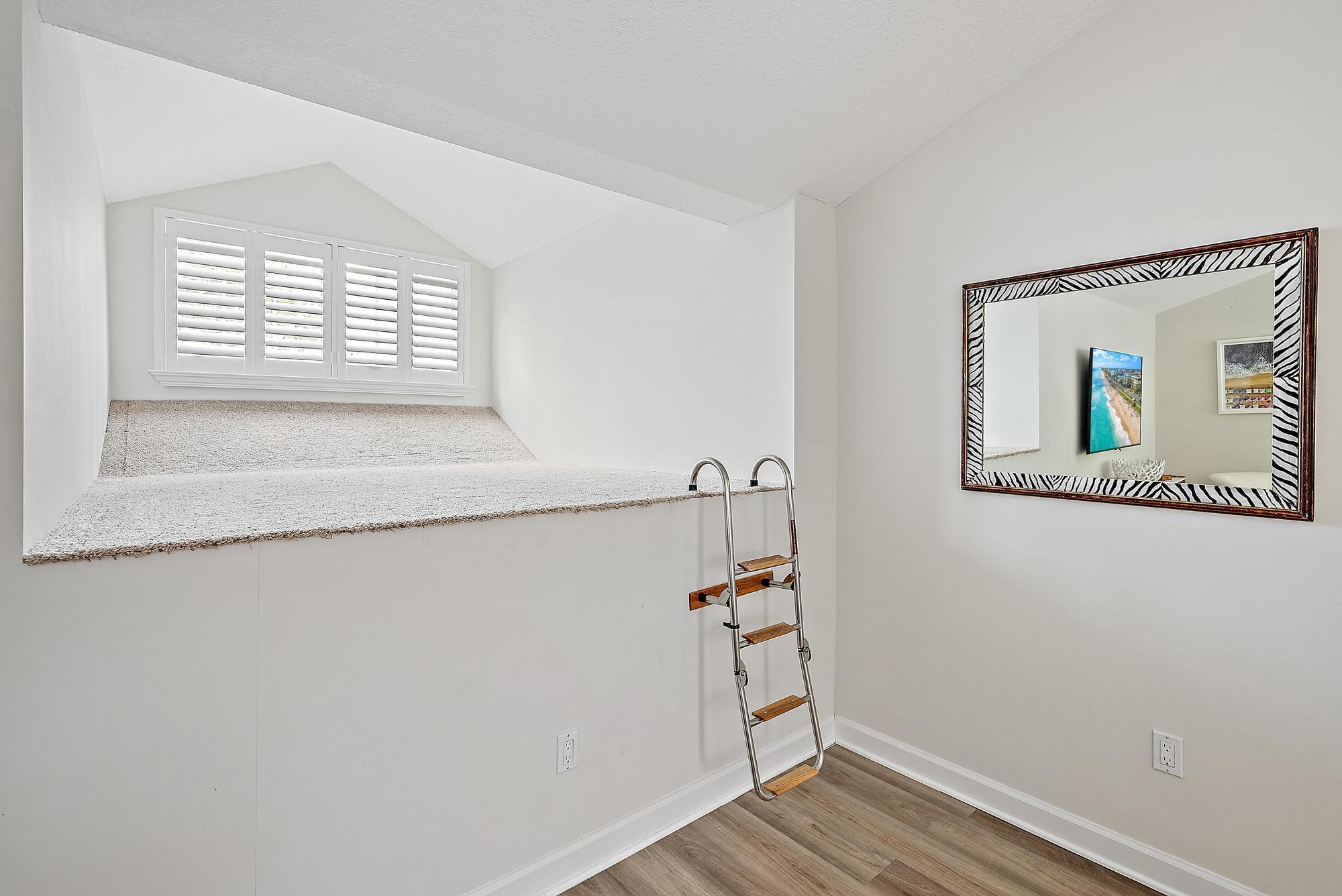 1000 N Us Highway 1 700