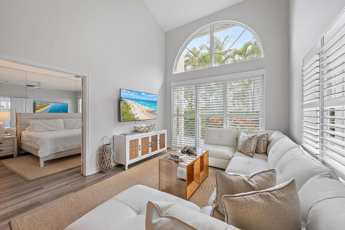 1000 N Us Highway 1 700