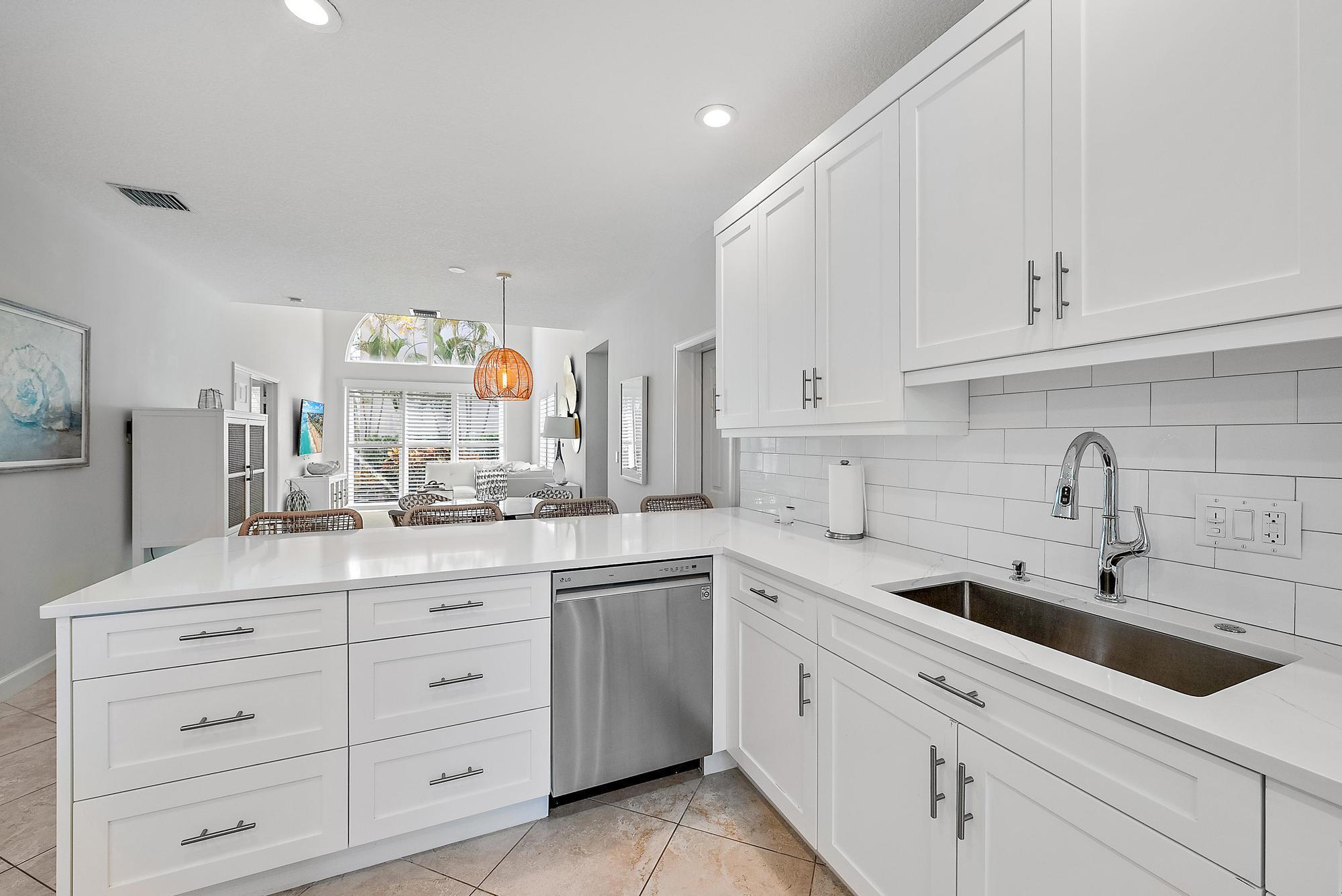 1000 N Us Highway 1 700