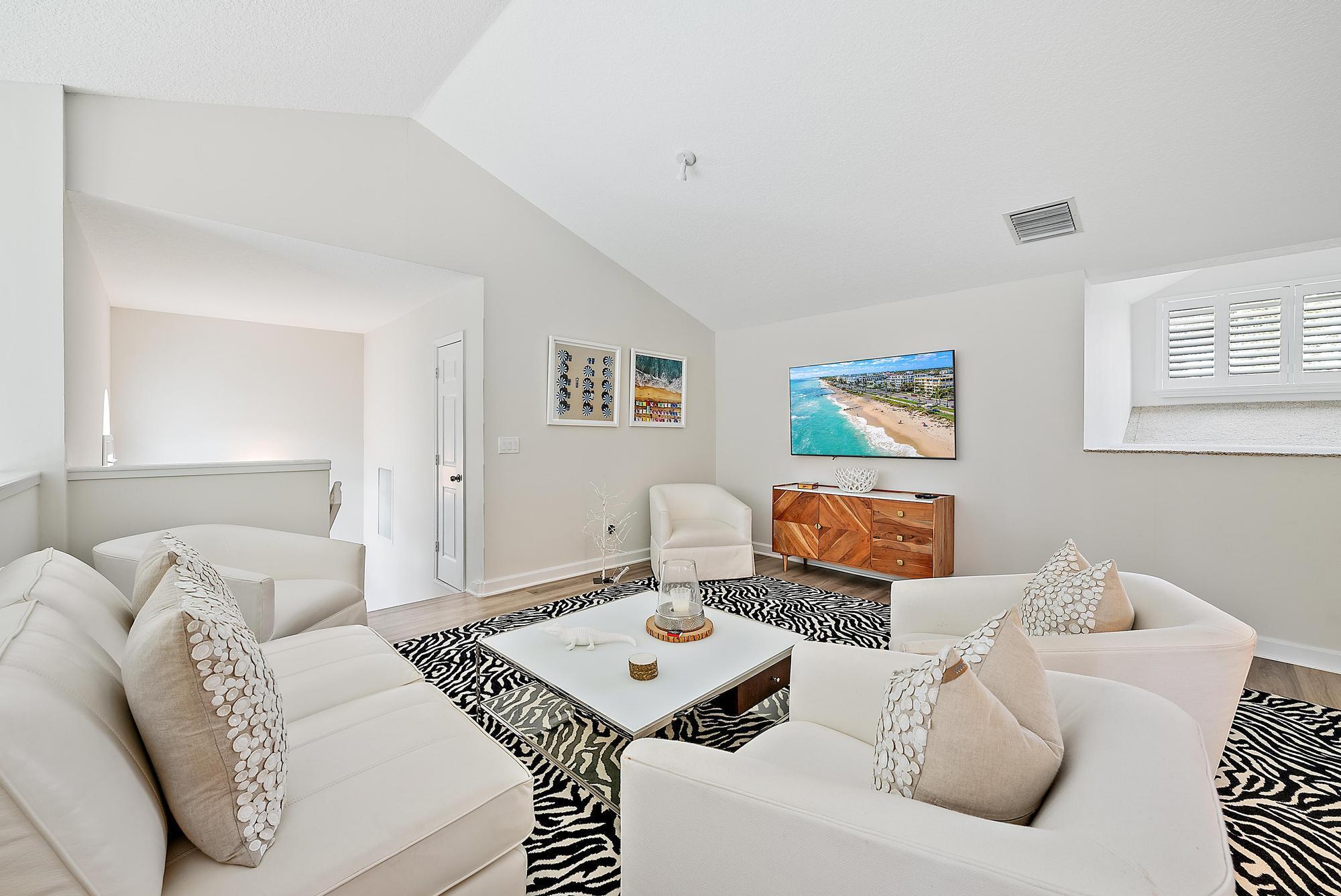 1000 N Us Highway 1 700