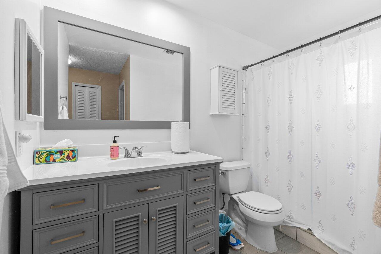 4882 Equestrian Circle B