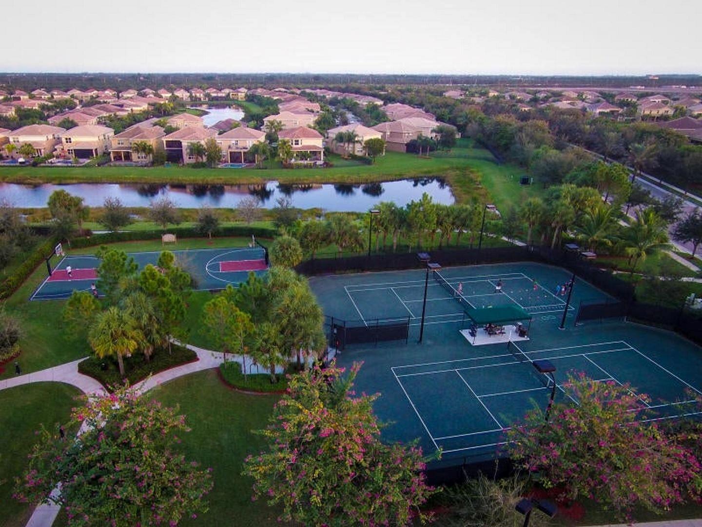 8273 Emerald Winds Circle