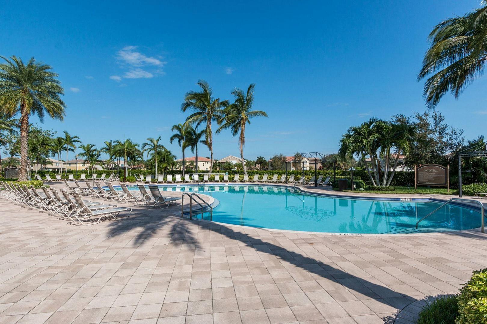 8273 Emerald Winds Circle