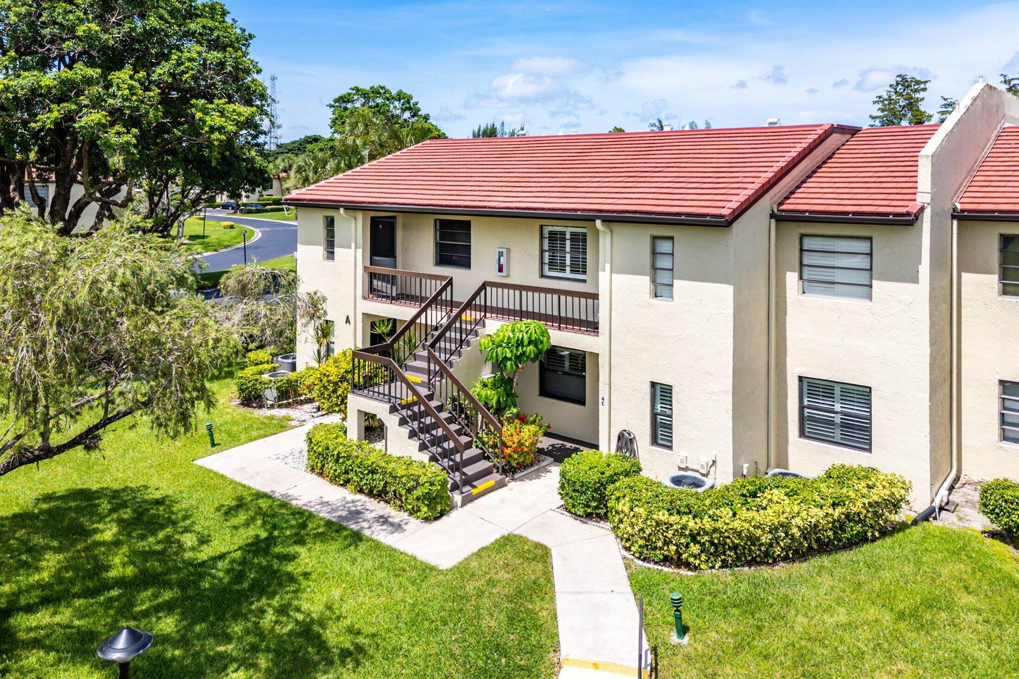 8315 Casa Del Lago 4d