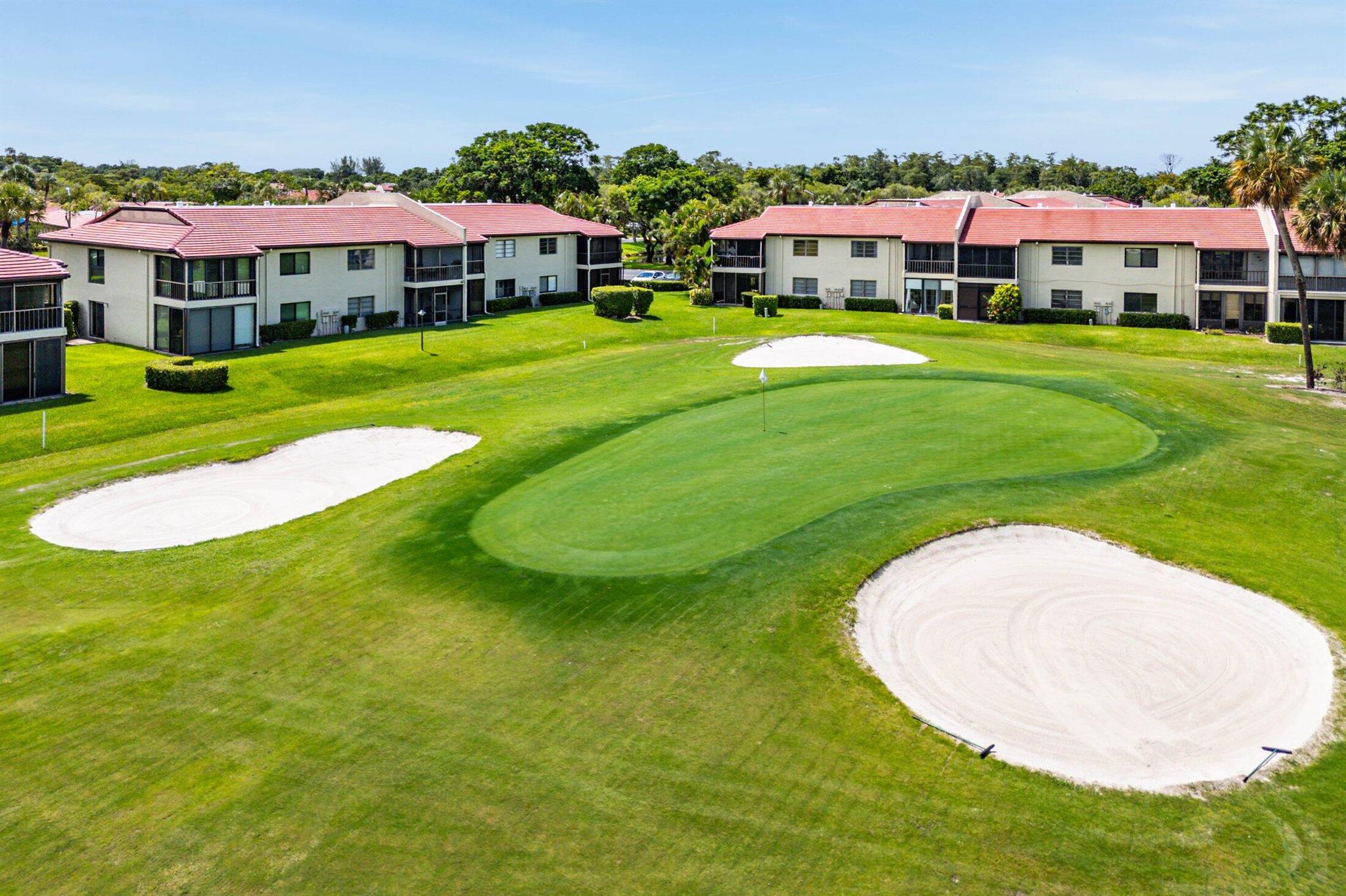 8315 Casa Del Lago 4d