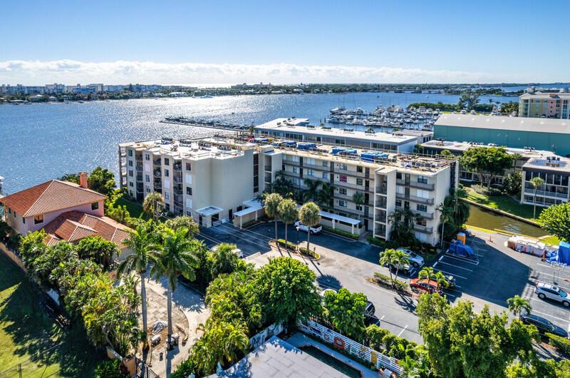 896 N Federal Hwy 526 Highway 526