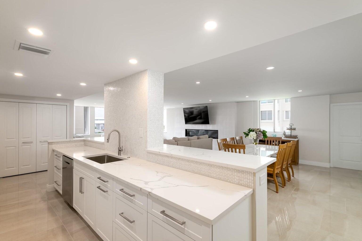 2000 S Ocean Boulevard 402