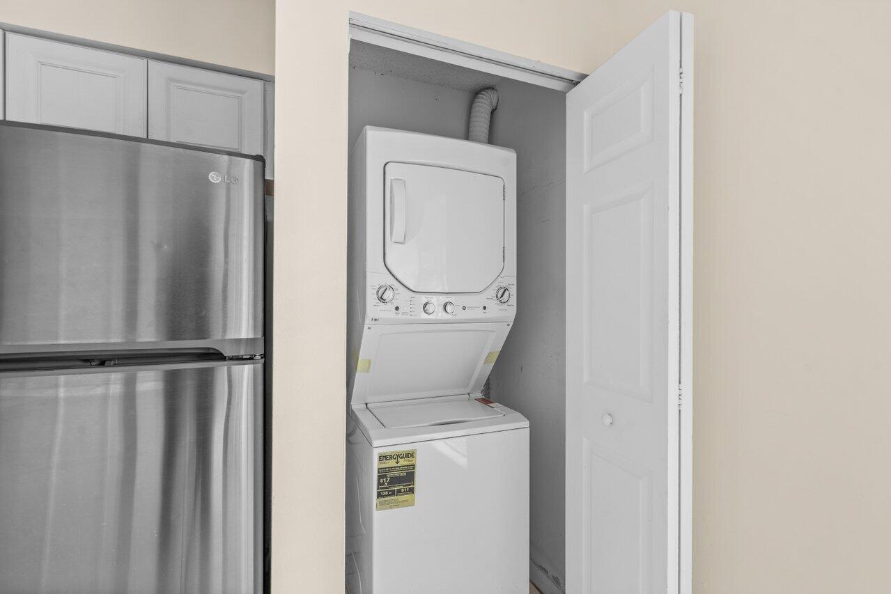 9112 SW 21st Court E