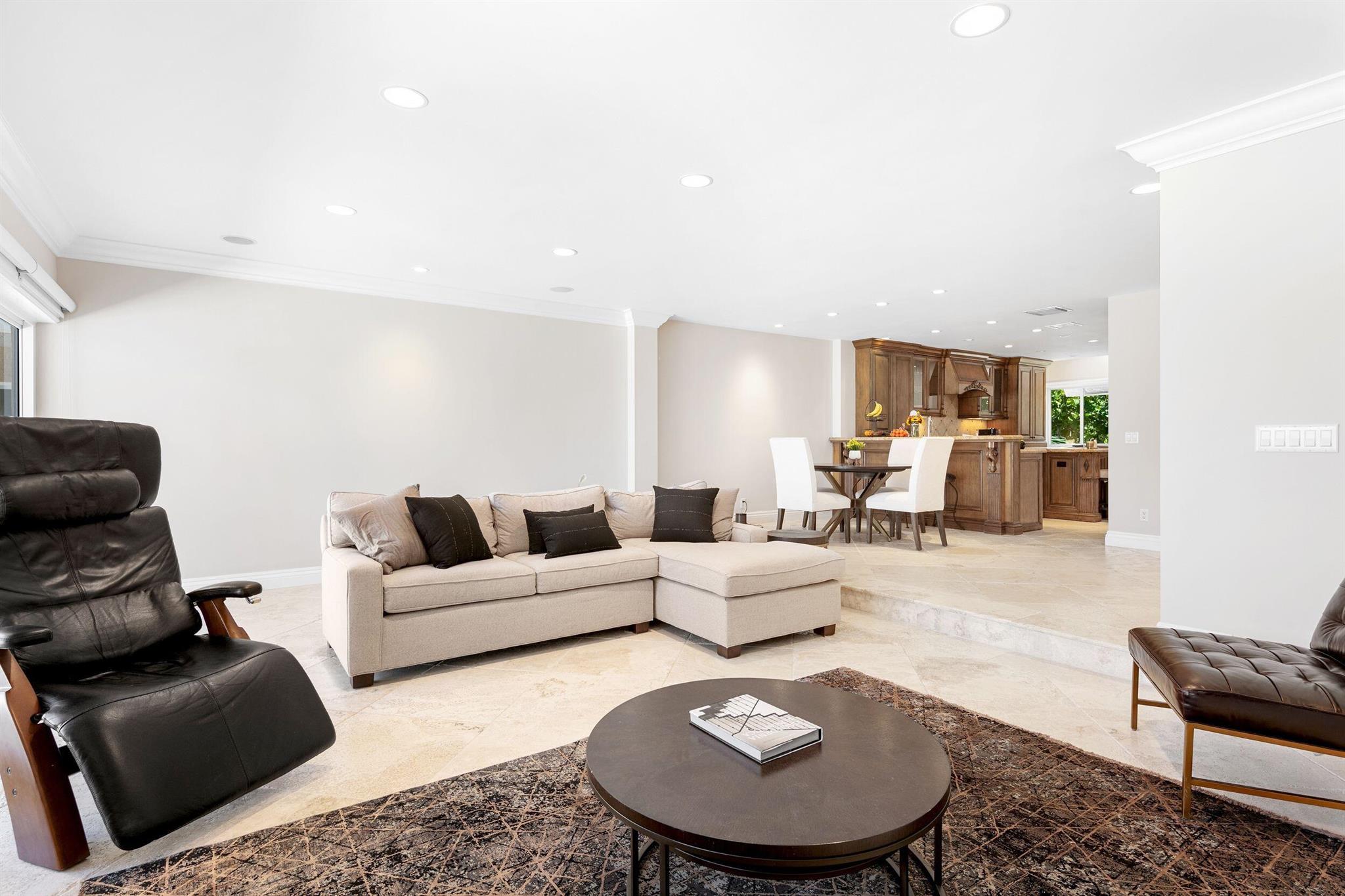 555 S Ocean Boulevard 4