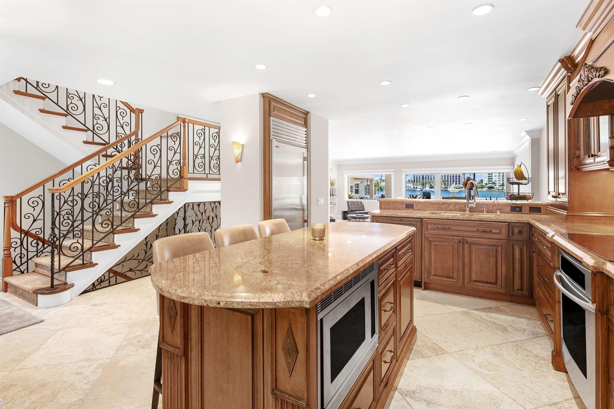 555 S Ocean Boulevard 4