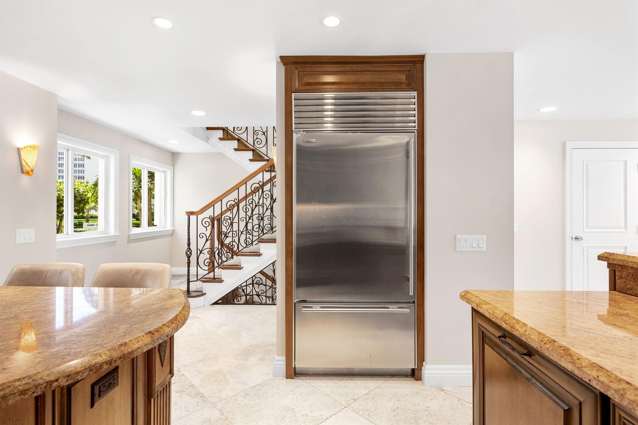 555 S Ocean Boulevard 4