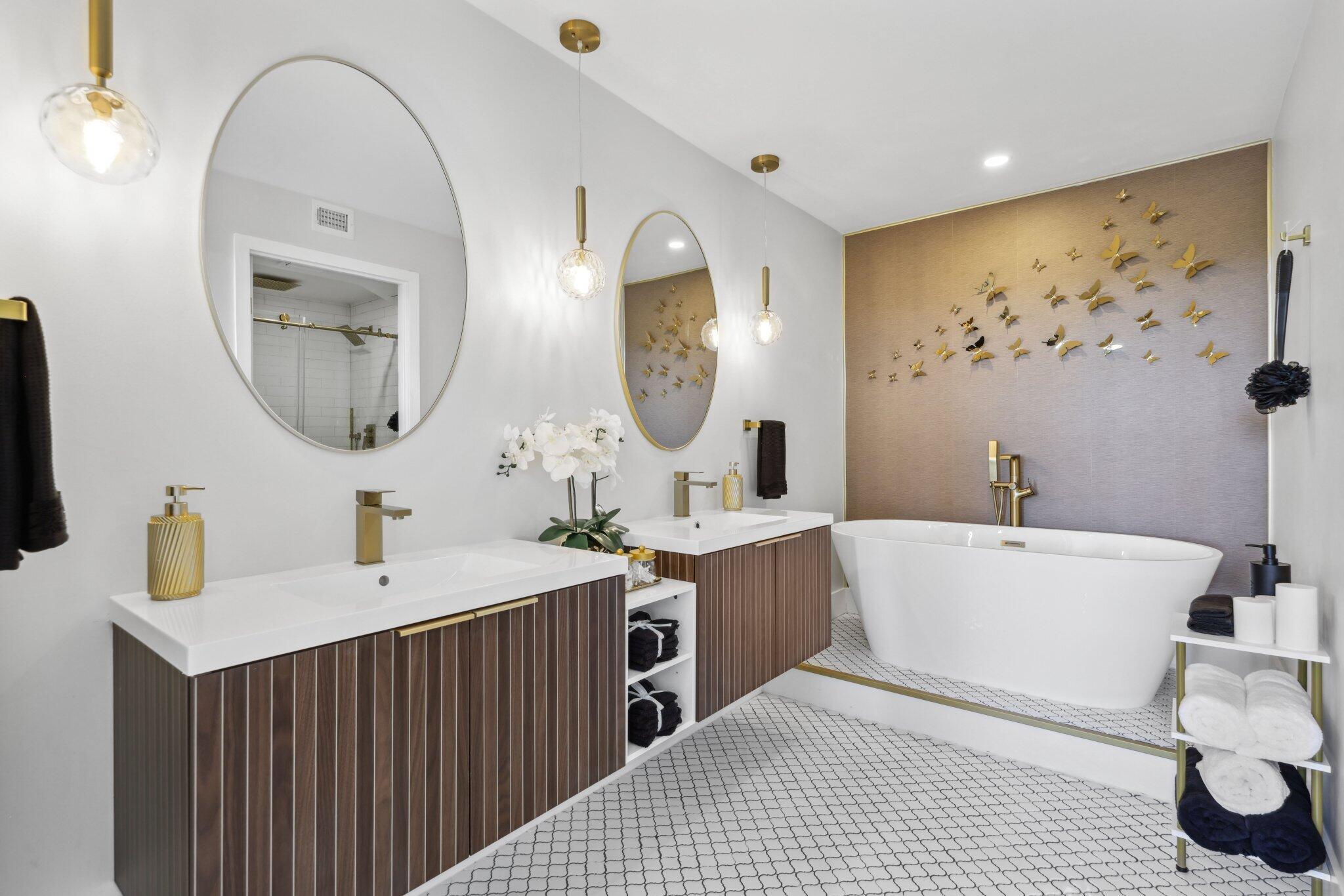 13 Royal Palm Way 5020