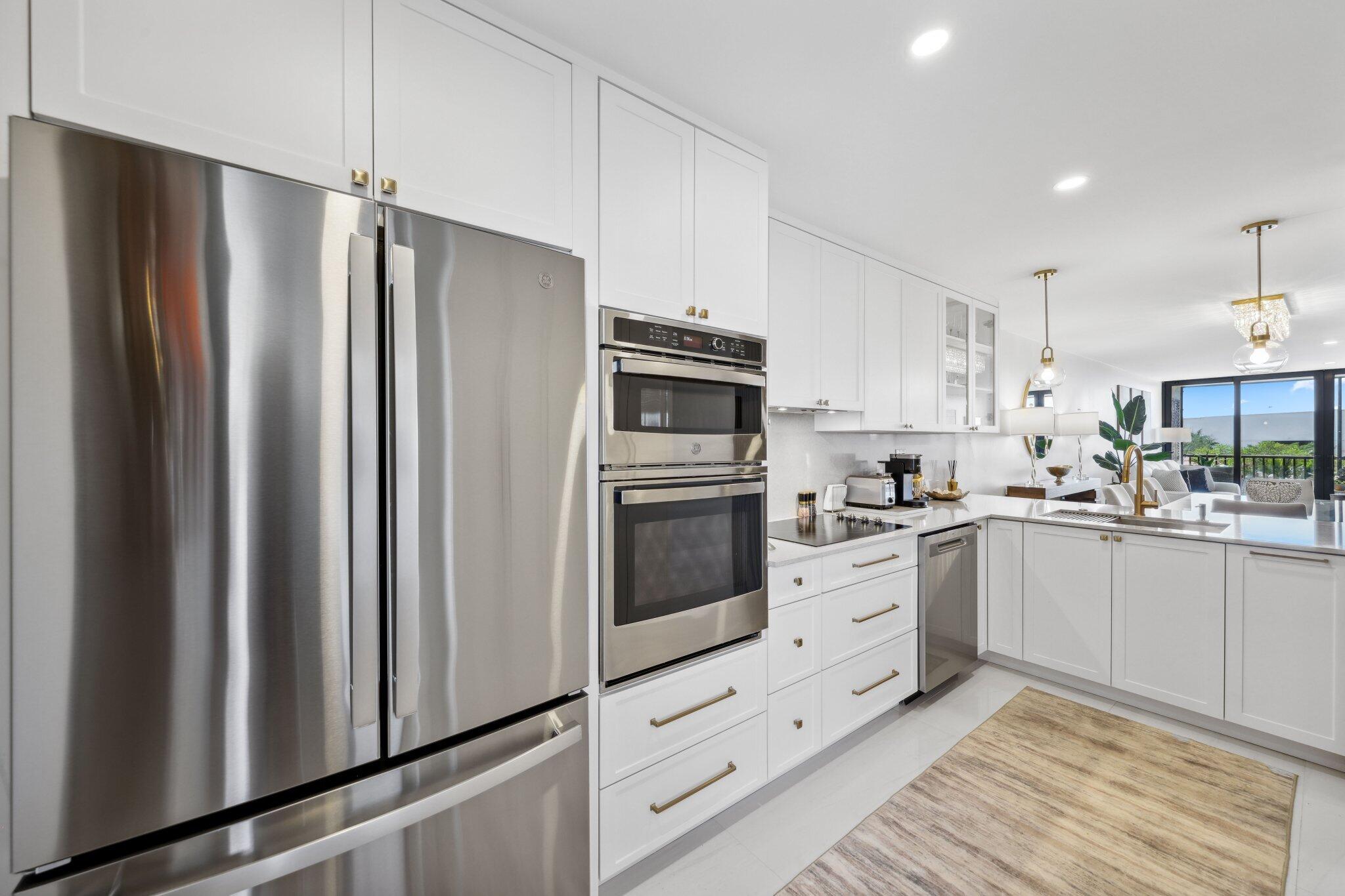 13 Royal Palm Way 5020