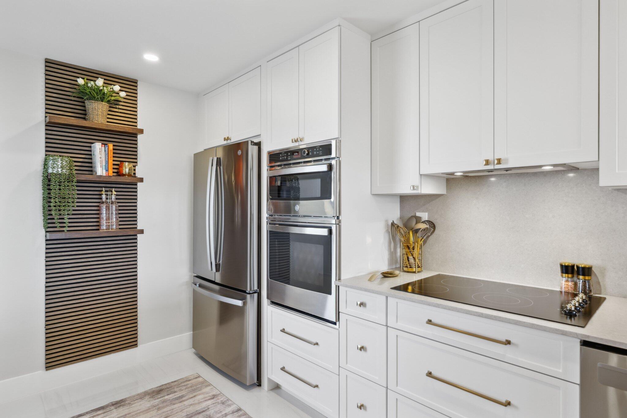 13 Royal Palm Way 5020