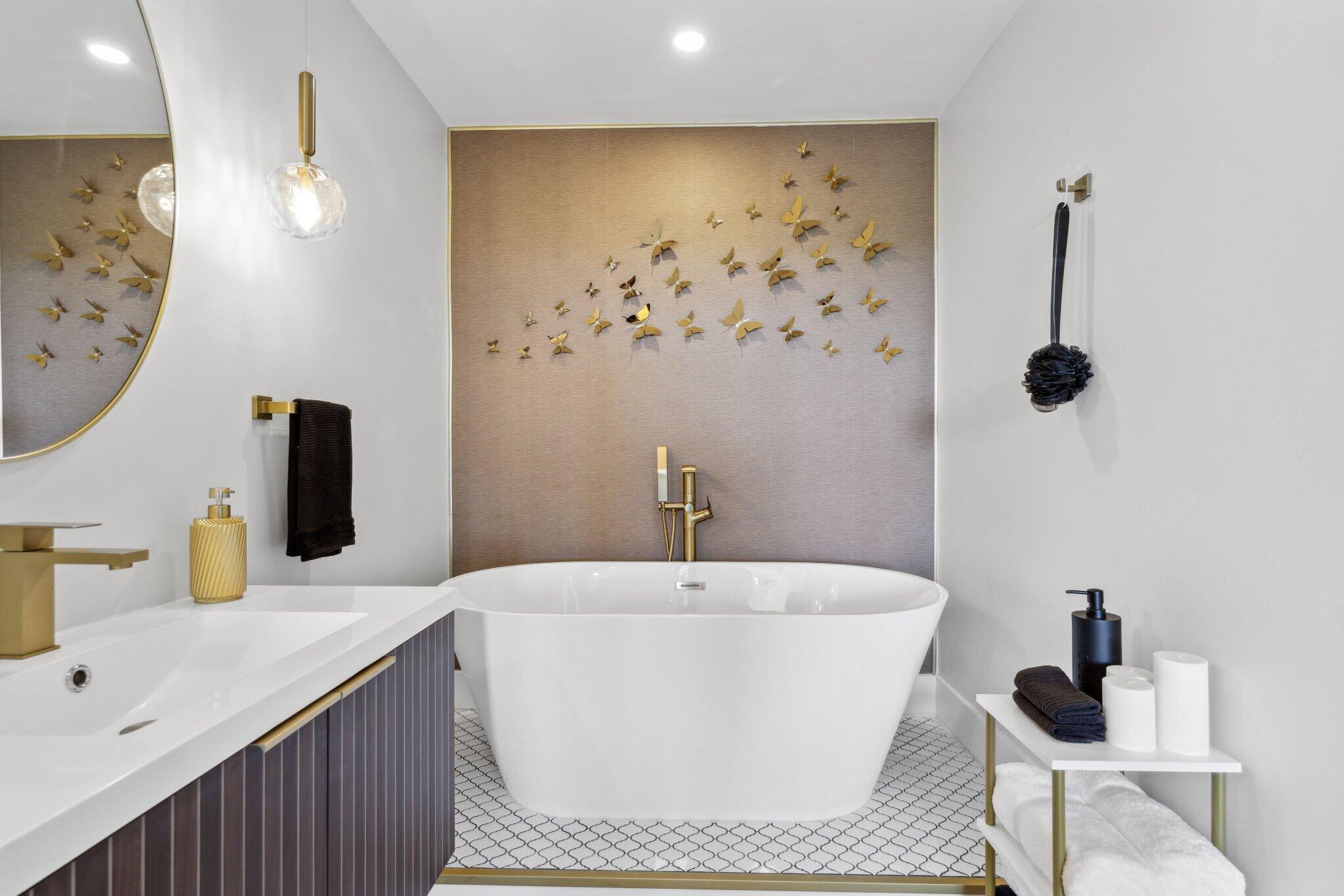 13 Royal Palm Way 5020