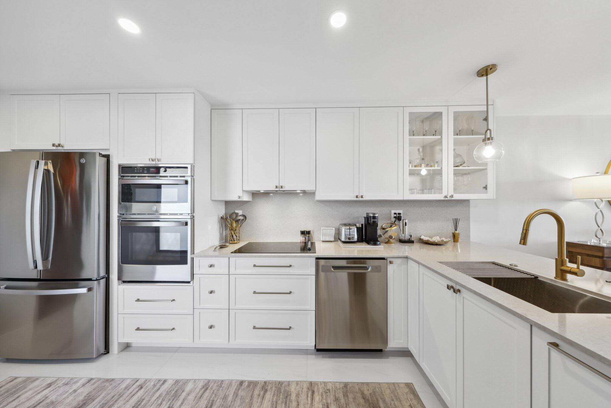 13 Royal Palm Way 5020