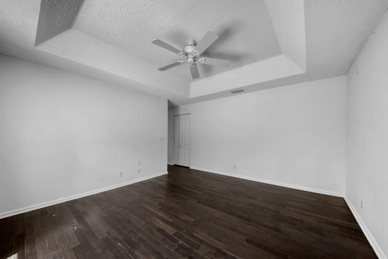 212 Kensington Way